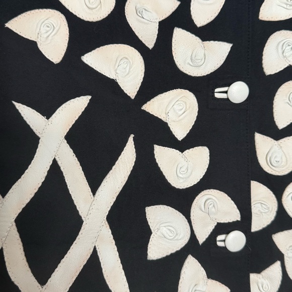 Kanar Black & Ivory Abstract Leather Appliqué Size M Artisan Statement Jacket - Picture 3 of 8
